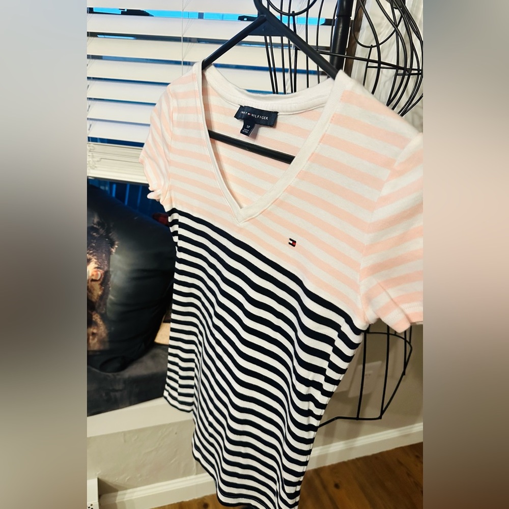 Size small , Tommy Hilfiger, t shirt
